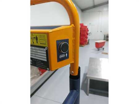 Piattaforme aeree a pantografo - Berg STAR 300 (5)