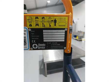 Piattaforme aeree a pantografo - Berg STAR 300 (7)