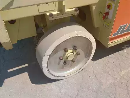 Ollós munka emelvény - JLG SLJ 180-12E2WD (11)