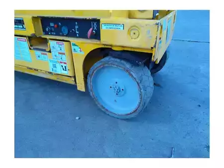 Scherenarbeitsbühne - Haulotte COMPACT 10N (10)