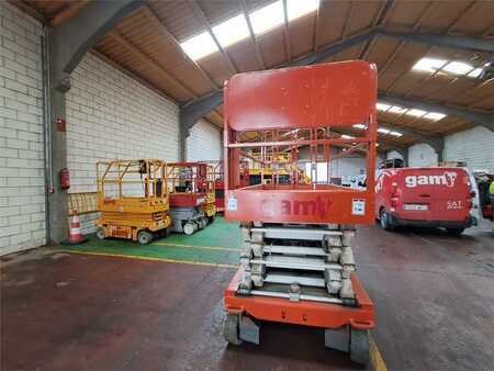 Ollós munka emelvény - Snorkel S4732E (2)