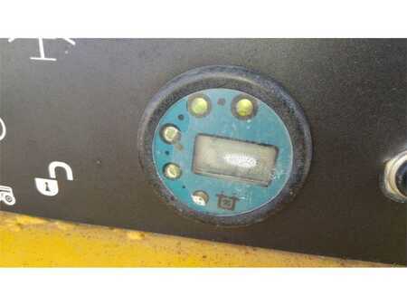 Scherenarbeitsbühne 2011  Haulotte COMPACT 10 (15)