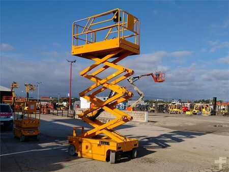 Scherenarbeitsbühne 2011  Haulotte COMPACT 10 (9)