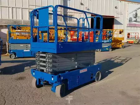 Pracovní plošina s nůžkovým zdvihem - Genie GS-3246 (2)