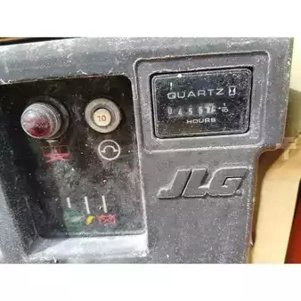 Levantamento tesoura - JLG 1930 ES (15)