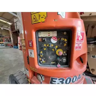 Fler stegs bom - JLG E300AJ (7)