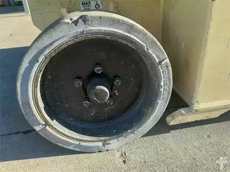 Plataforma Tijera - JLG 10RS (9)