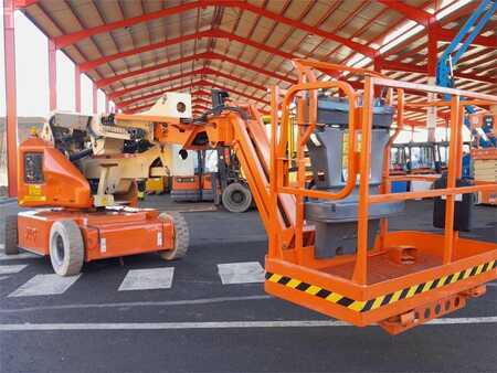 Csukló munka emelvény  JLG E400AJPN (1)