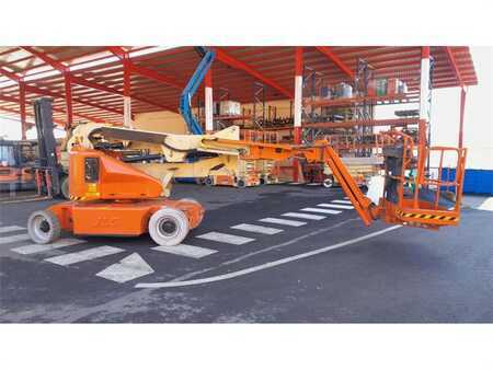 Csukló munka emelvény  JLG E400AJPN (2)