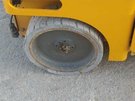 Saksinostimet - Haulotte COMPACT 12 (11)