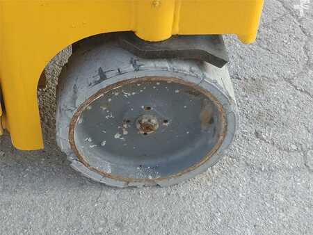 Saksinostimet - Haulotte COMPACT 12 (12)