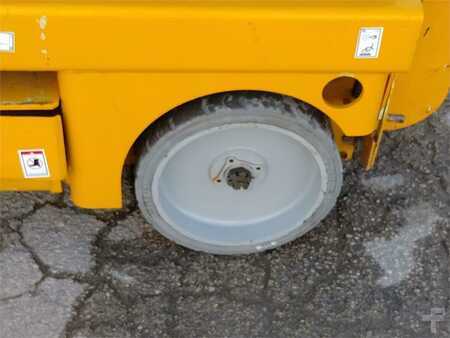 Scherenarbeitsbühne 2011  Haulotte COMPACT 8 (15)