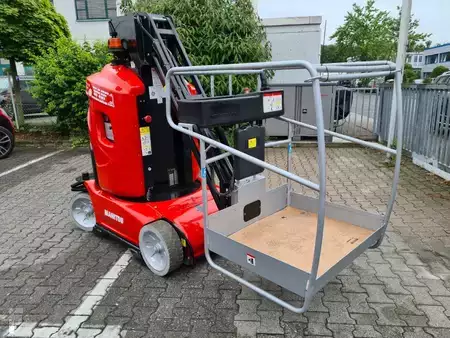 Függöleges emelö emelvény  Manitou 100 VJR (3)