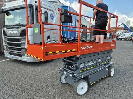 Scherenarbeitsbühne  Skyjack SJ 3226 (5)