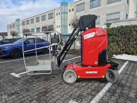 Függöleges emelö emelvény 2018  Manitou 100 VJR (2)
