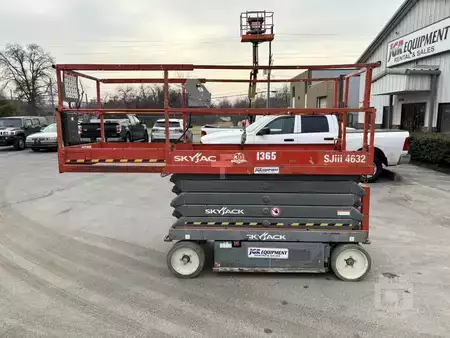 Scissor lift 2015  SKYJACK SJIII4632 (1)