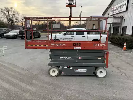 Scissor lift 2016  SKYJACK SJIII3226 (1)
