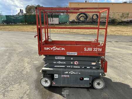 Scissor lift  SKYJACK SJIII3219 (1)