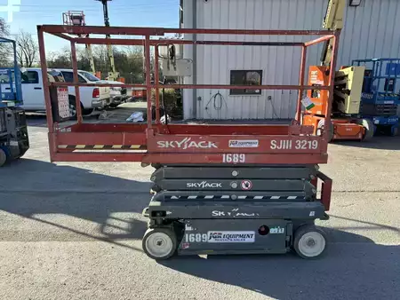 Scissor lift 2019  SKYJACK SJIII3219 (1)
