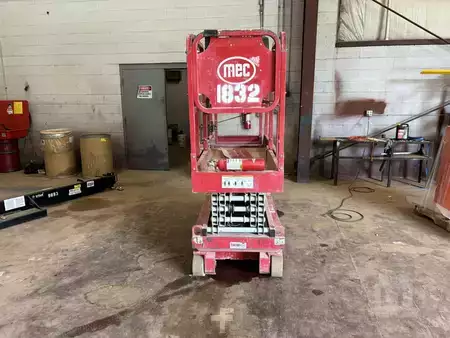 Scissor lift  MEC MICRO 19 (2)