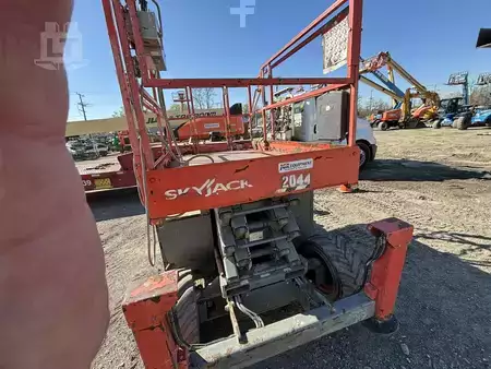 Scissor lift 2016  SKYJACK SJ6832RT (2)