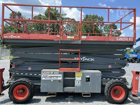 Scissor lift 2016  SKYJACK SJ9250RT (16)