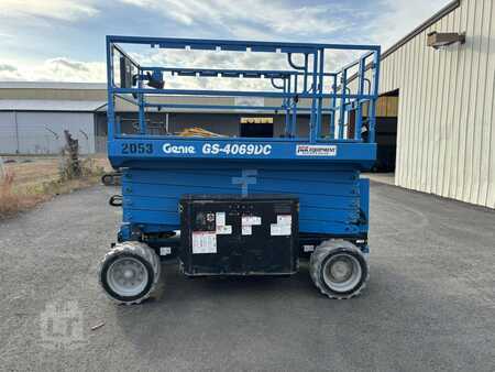 Scissor lift  GENIE GS4069DC (1)