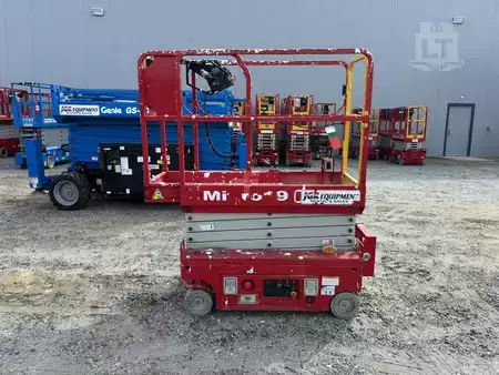 Scissor lift  MEC MICRO 19 (1)