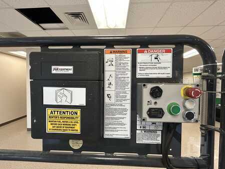 Vertical mast lift  JLG 1030P (5)