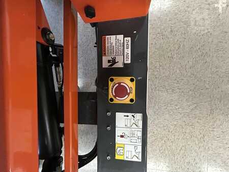 Vertical mast lift  JLG 1030P (8)