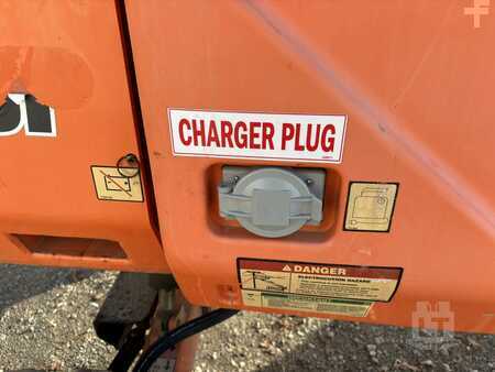 Articulating boom lift  JLG E600JP (13)