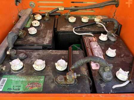 Articulating boom lift  JLG E600JP (16)