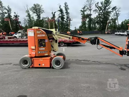 Nacelle articulée 2016  JLG E300AJP (1)