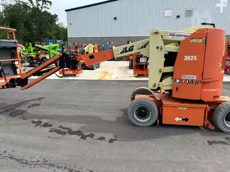 Nacelle articulée 2016  JLG E300AJP (3)