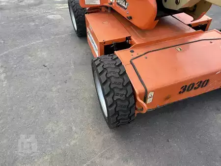Articulating boom lift 2016  JLG E450AJ (6)