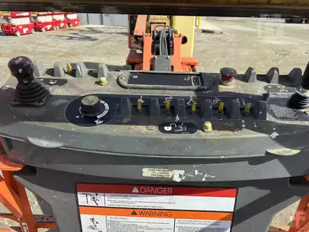 Articulating boom lift 2018  JLG E400AJPN (5)