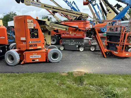 Nacelle articulée 2020  JLG E300AJP (1)