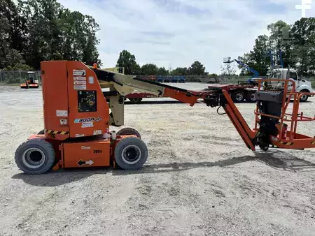 Plataforma Articulada 2022  JLG E300AJP (1)