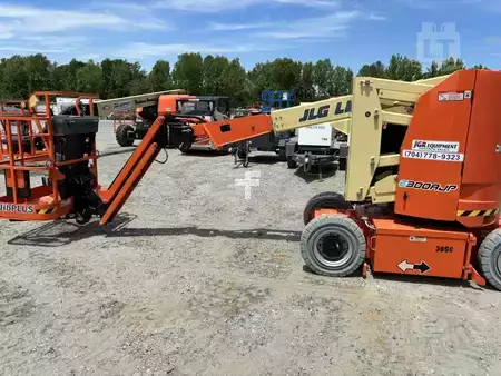 Plataforma Articulada 2022  JLG E300AJP (3)