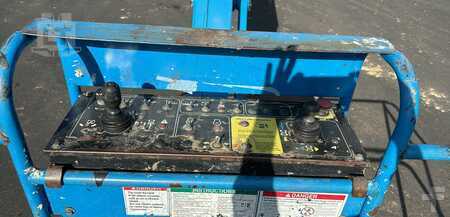 Telescopic boom lift 2015  GENIE S85 (8)