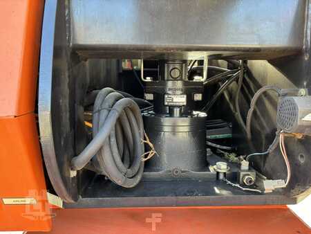 Telescopic boom lift  JLG 800S (17)