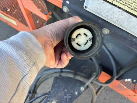 Telescopic boom lift  JLG 400S (14)