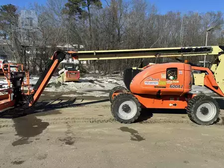 Articulating boom lift 2007  JLG 600AJ (1)
