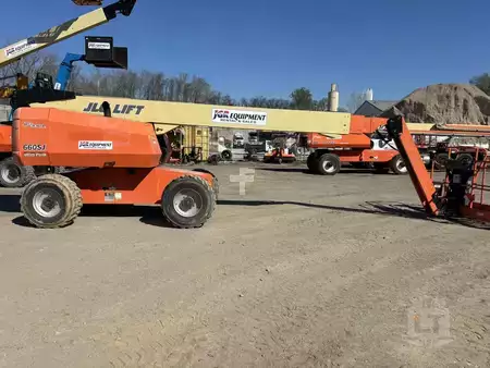 Nacelle télescopique  JLG 660SJ (2)
