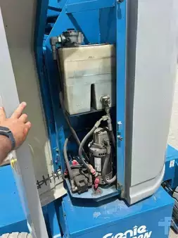 Plataforma Articulada 2007  Genie Z30/20N RJ (7)