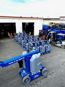 Vertical mast lift 2021  Genie GR-12 (1)