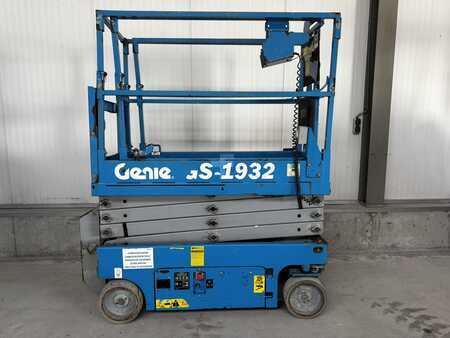 Scissor lift 2012  Genie GS1932 (2)