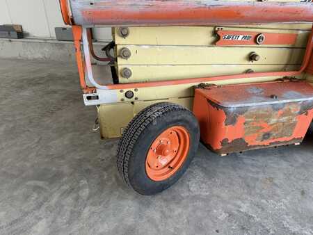 Podnośnik nożycowy 2000  JLG JLG 3969 (15)