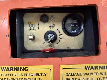 Podnośnik nożycowy 2000  JLG JLG 3969 (6)