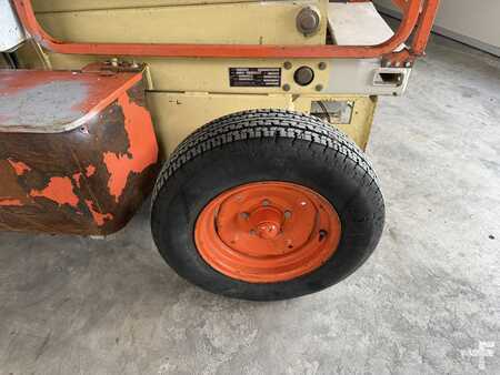 Podnośnik nożycowy 2000  JLG JLG 3969 (9)